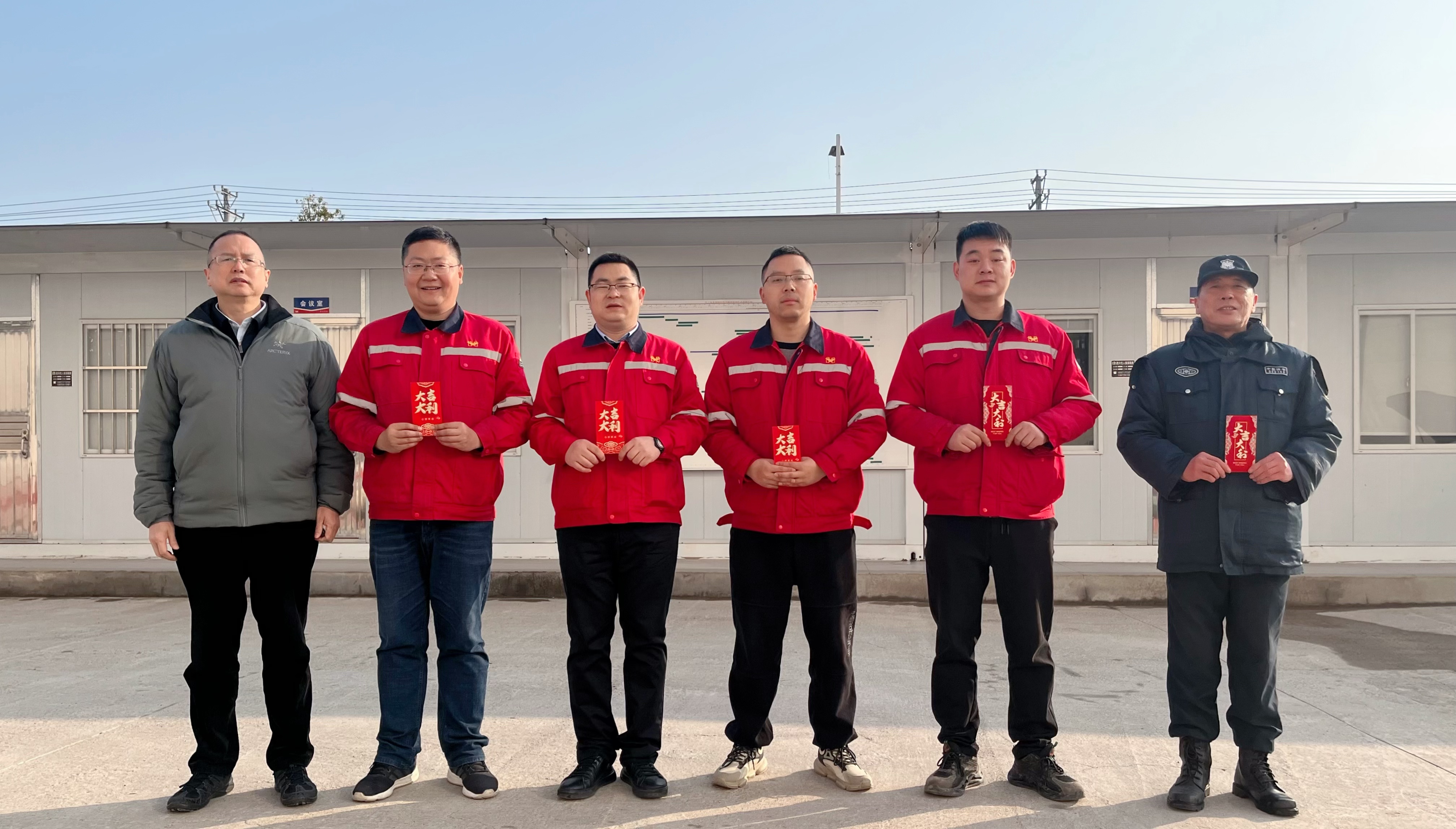 化機公司黨委書記、董事長、總經(jīng)理楊中澤到項目現(xiàn)場走訪慰問(圖2)
