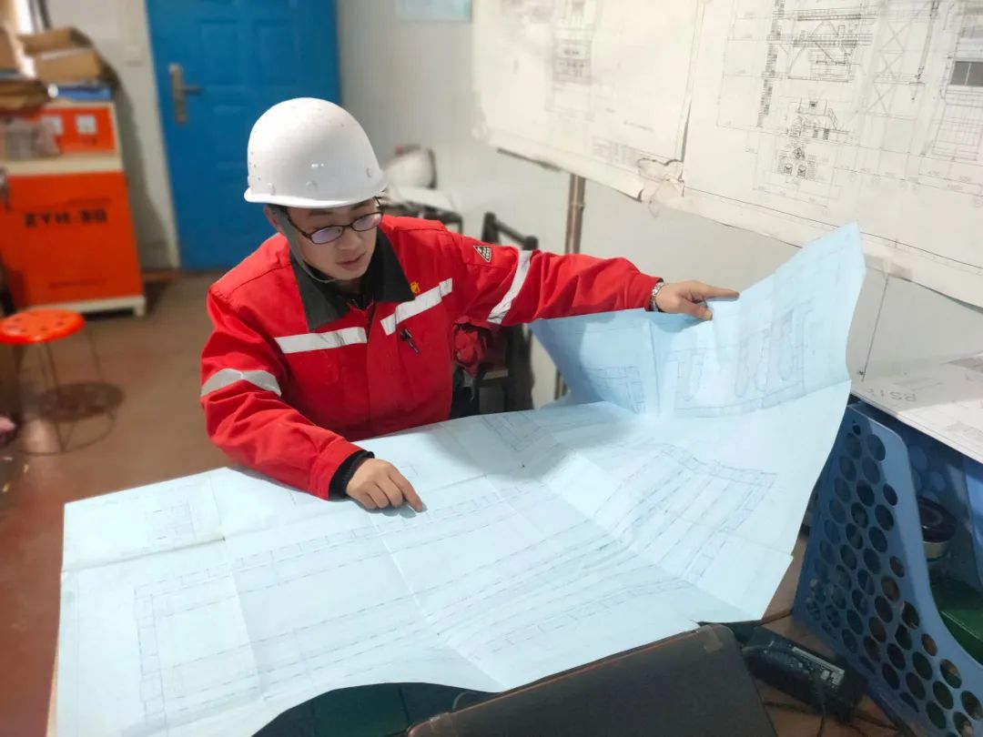 【生產(chǎn)技術(shù)標兵】預決算部秦偉民:忠于職守勤鉆研 愛崗敬業(yè)勇?lián)?圖2) 圖片